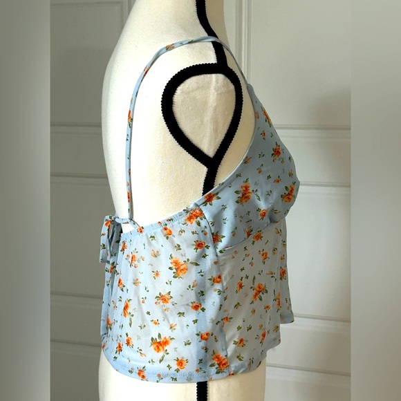 Pretty Blue Floral Crop Top - Picture 4 of 7